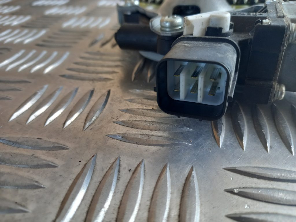 Stikla pacelšanas mehānisms priekšējais labais priekš MITSUBISHI LANCER 2009 6 Stikla pacelšanas mehānisms priekšējais labais priekš MITSUBISHI LANCER 2009