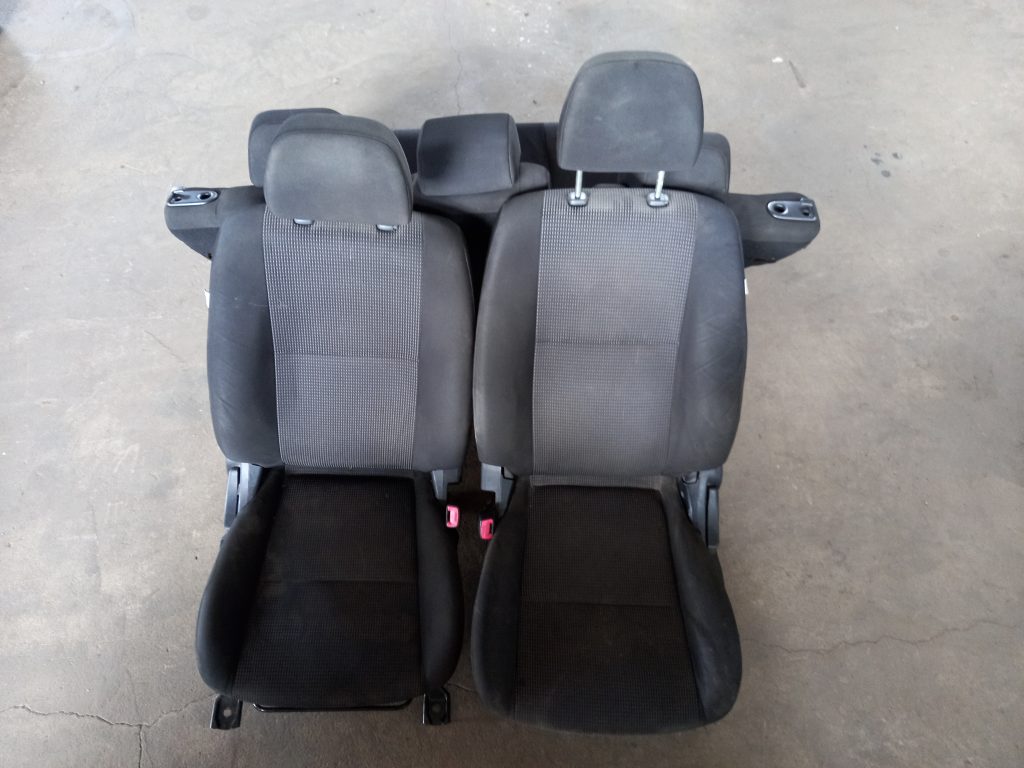 Sēdekļu komplekts priekš MITSUBISHI LANCER 2009 1 Sēdekļu komplekts priekš MITSUBISHI LANCER 2009