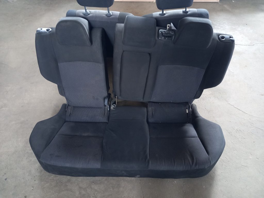 Sēdekļu komplekts priekš MITSUBISHI LANCER 2009 2 Sēdekļu komplekts priekš MITSUBISHI LANCER 2009