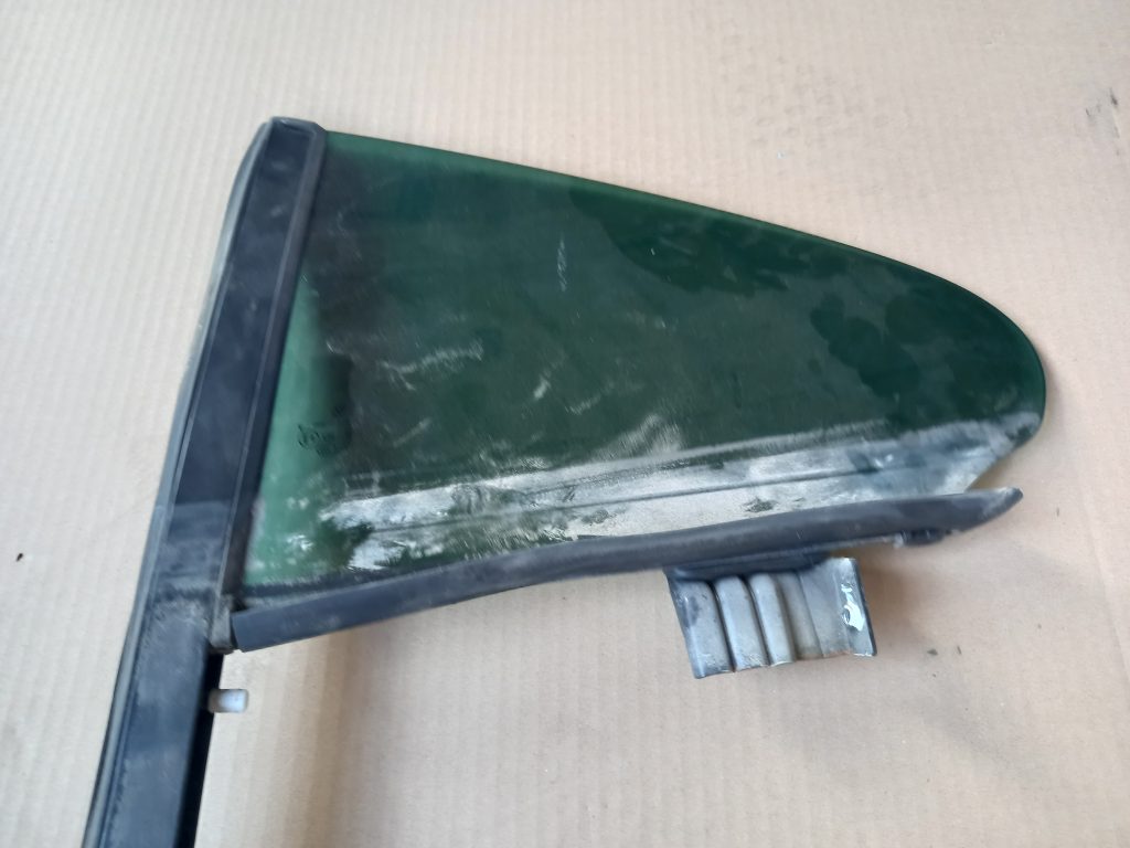 Labo durvju stūra stikls priekš VW PASSAT CC 2009 2 Labo durvju stūra stikls priekš VW PASSAT CC 2009