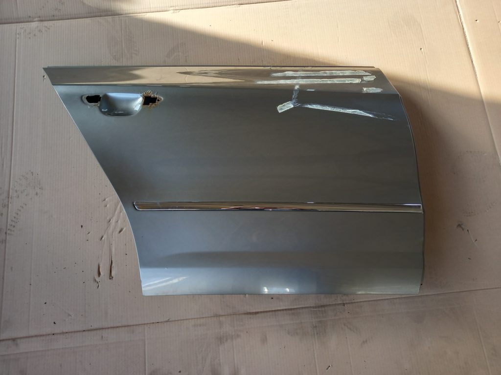 Aizmugurējās labās durvis priekš VW PASSAT CC 2009 1 Aizmugurējās labās durvis priekš VW PASSAT CC 2009