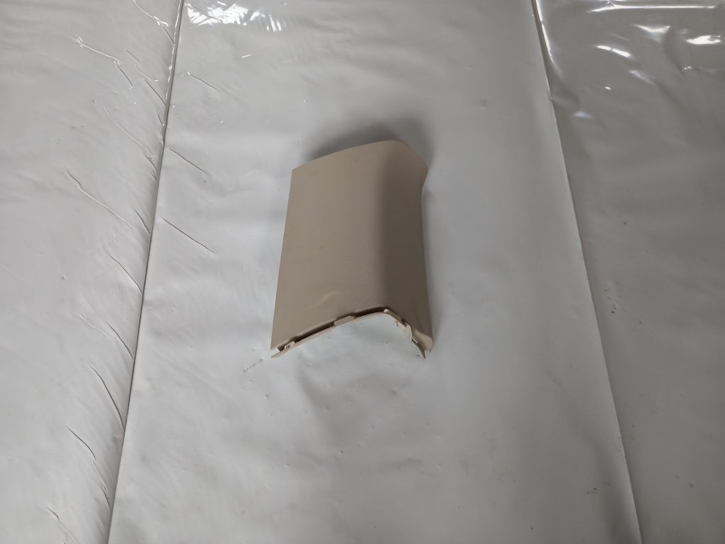 Aizmugurējas salona statnes apdare priekš LAND ROVER FREELANDER 2007 1 Aizmugurējas salona statnes apdare priekš LAND ROVER FREELANDER 2007