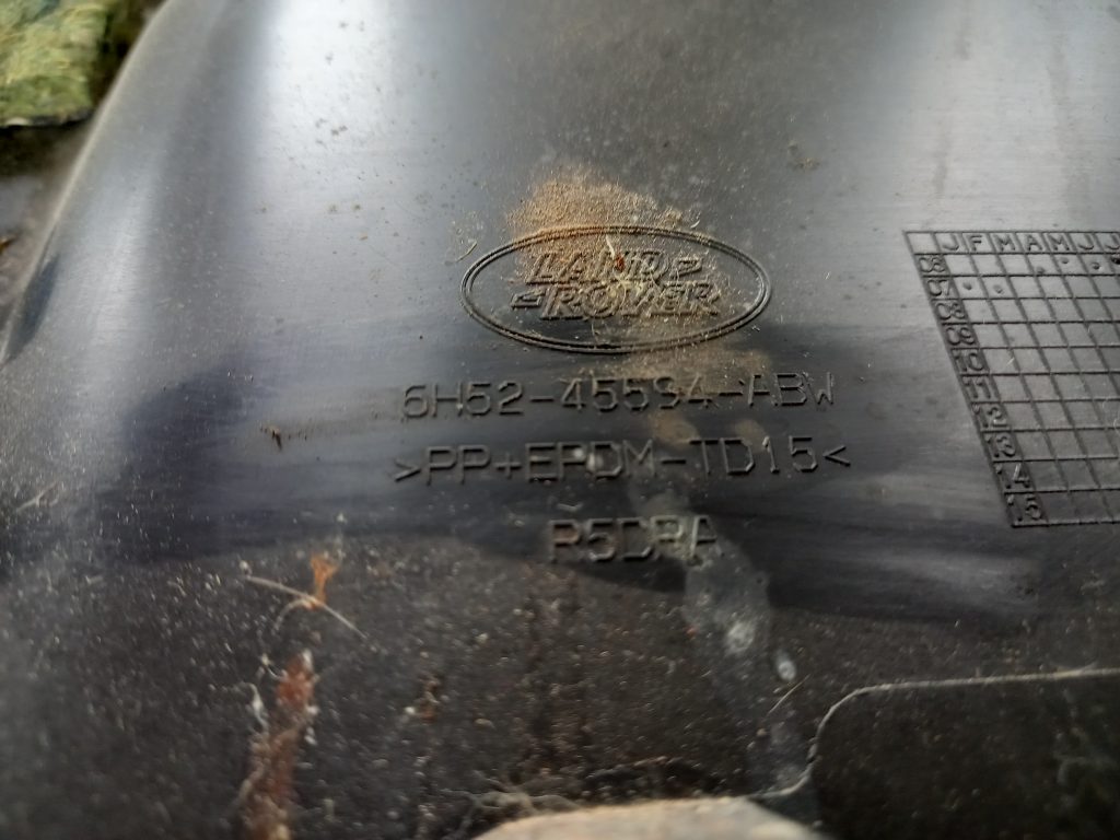 Bagāžnieka vāka liela apdare priekš LAND ROVER FREELANDER 2007 4 Bagāžnieka vāka liela apdare priekš LAND ROVER FREELANDER 2007