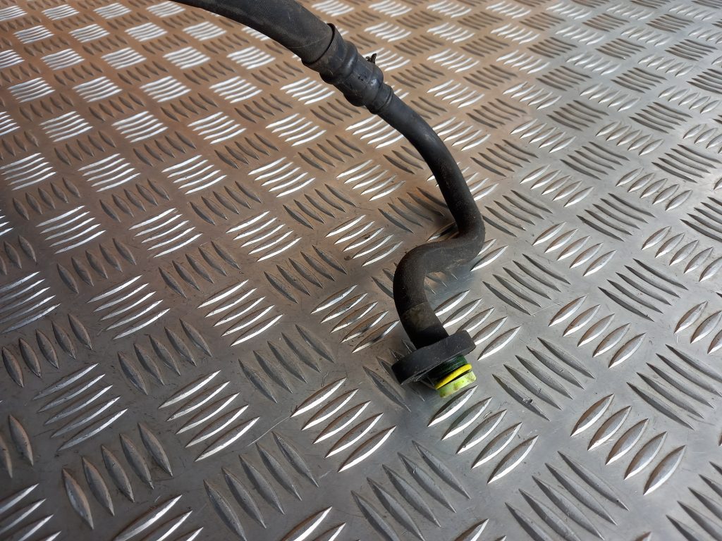 Gaisa kondicioniera caurule priekš LAND ROVER FREELANDER 2007 3 Gaisa kondicioniera caurule priekš LAND ROVER FREELANDER 2007