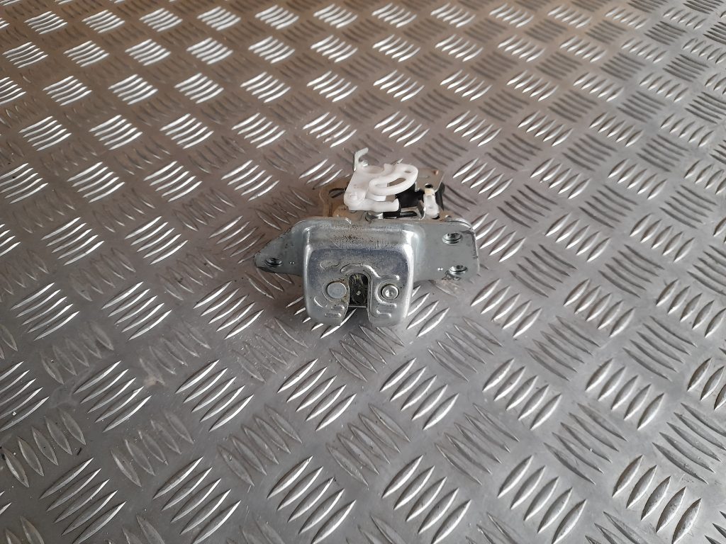 Bagāžnieka vāka slēdzene priekš DODGE JOURNEY 2008 1 Bagāžnieka vāka slēdzene priekš DODGE JOURNEY 2008