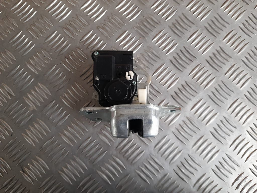 Bagāžnieka vāka slēdzene priekš DODGE JOURNEY 2008 2 Bagāžnieka vāka slēdzene priekš DODGE JOURNEY 2008