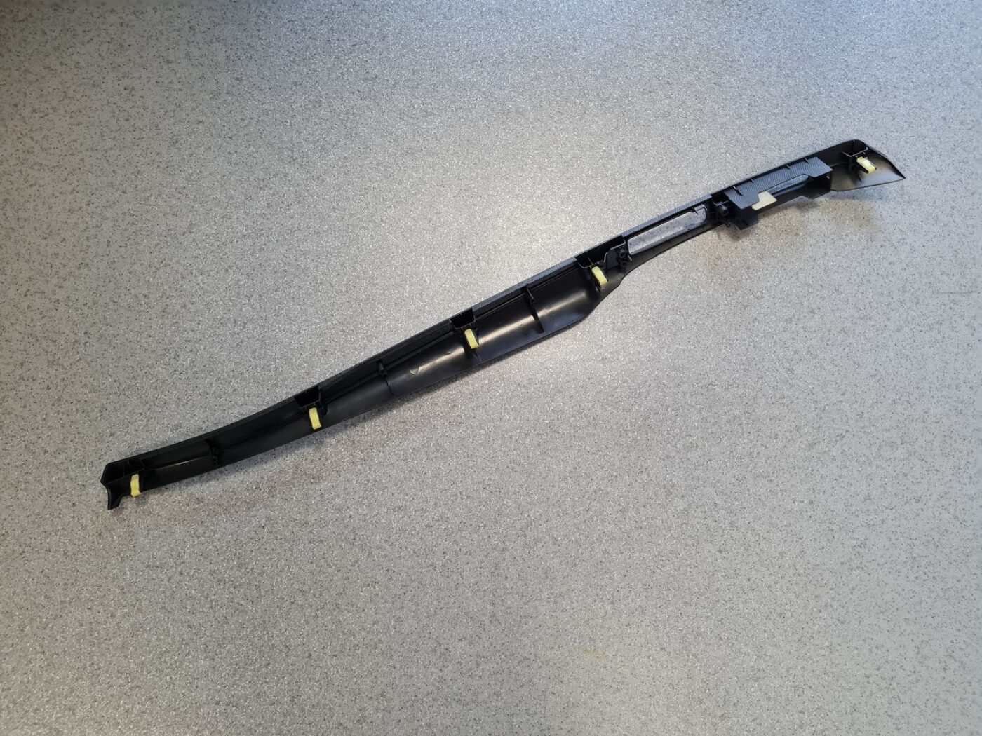 Mērinstrumentu paneļa dekoratīvā uzlika priekš TOYOTA AVENSIS 2008 8 Mērinstrumentu paneļa dekoratīvā uzlika priekš TOYOTA AVENSIS 2008