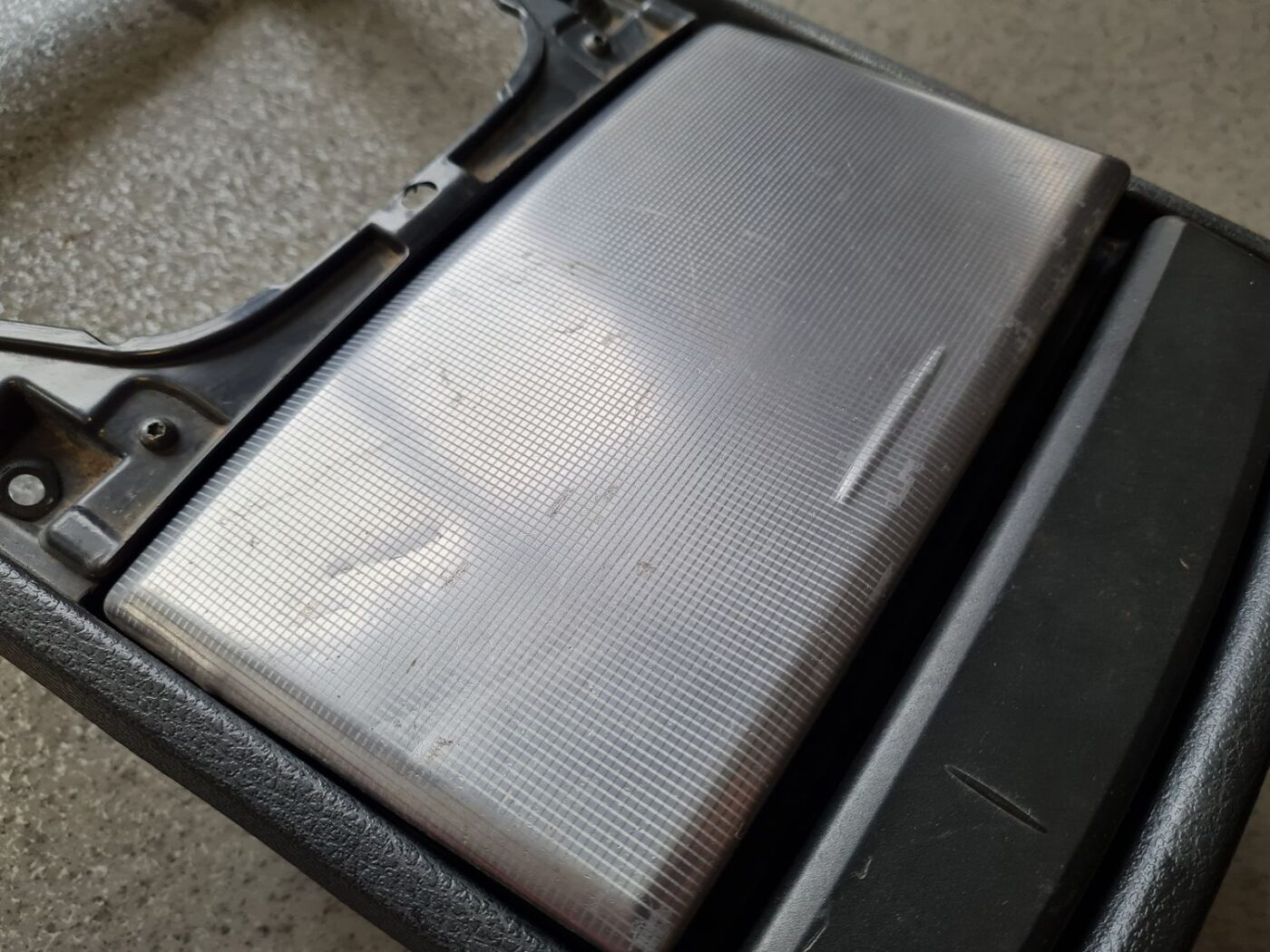 Krūzes turētājs priekš VOLVO XC90 2004 18 Krūzes turētājs priekš VOLVO XC90 2004