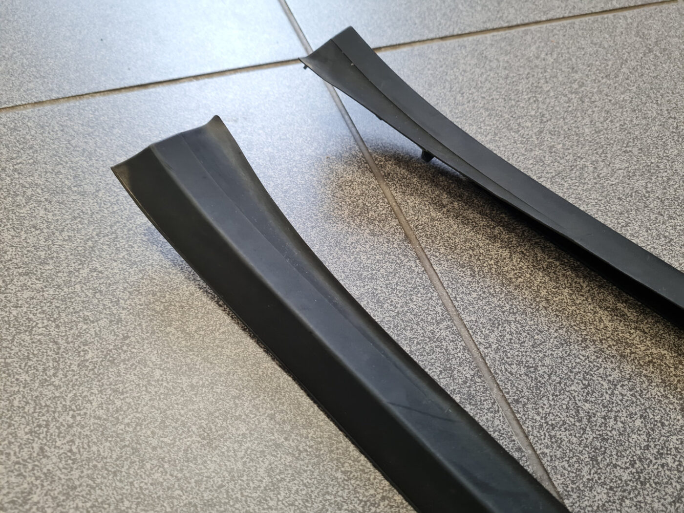 Vējstikla moldings priekš OPEL ASTRA J 2011 8 Vējstikla moldings priekš OPEL ASTRA J 2011