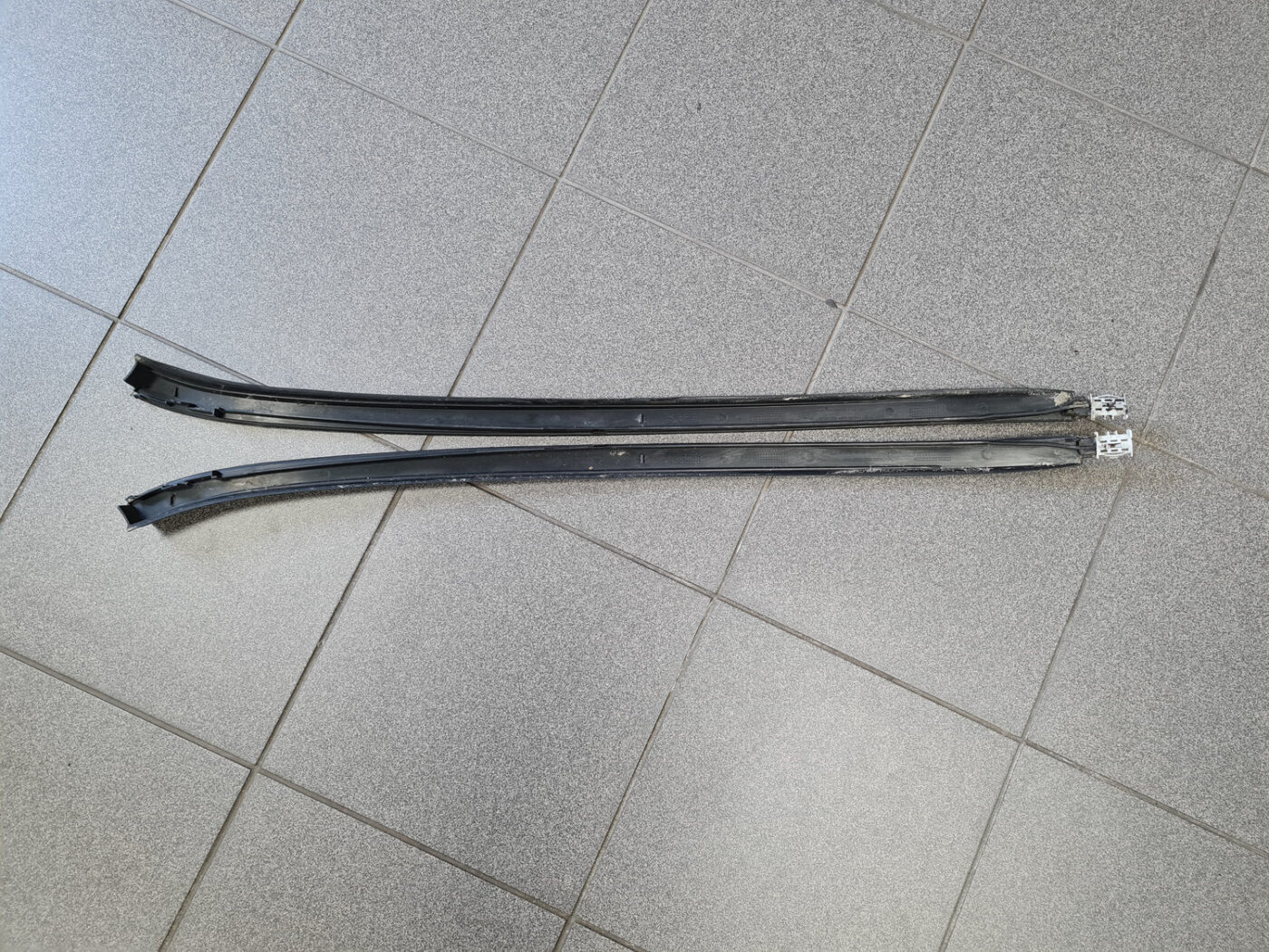Vējstikla moldings priekš OPEL ASTRA J 2011 7 Vējstikla moldings priekš OPEL ASTRA J 2011