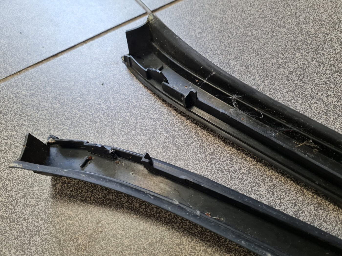 Vējstikla moldings priekš OPEL ASTRA J 2011 5 Vējstikla moldings priekš OPEL ASTRA J 2011