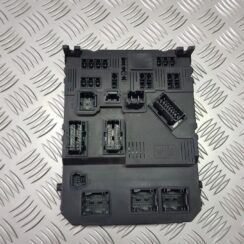 Drošinātāju bloks priekš PEUGEOT 407 2004