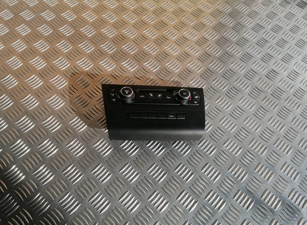 Klimata kontroles bloks priekš BMW 1 E87 2009 WHITE 1 Klimata kontroles bloks priekš BMW 1 E87 2009 WHITE