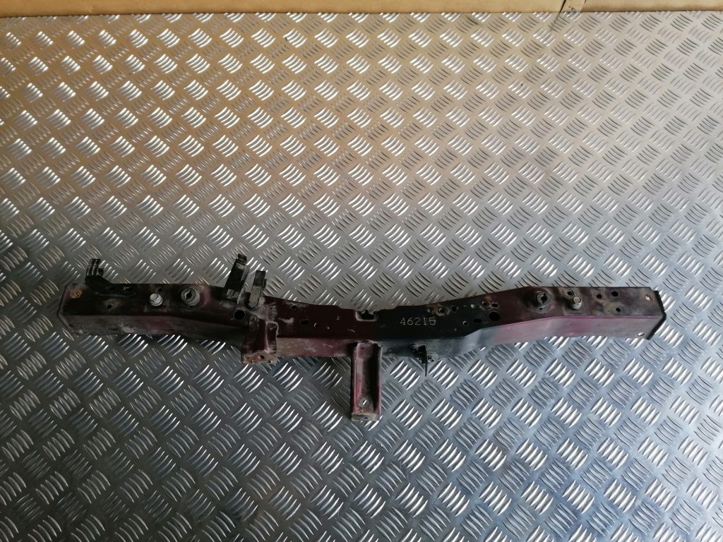 Priekšējā radiatora rāmja augšēja daļa priekš TOYOTA AVENSIS 2012 1 Priekšējā radiatora rāmja augšēja daļa priekš TOYOTA AVENSIS 2012