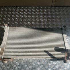 Interkūleris priekš TOYOTA AVENSIS 2012