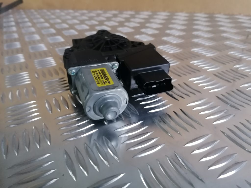 Elektrisko stiklu motors priekš KIA CEED 2013 2 Elektrisko stiklu motors priekš KIA CEED 2013