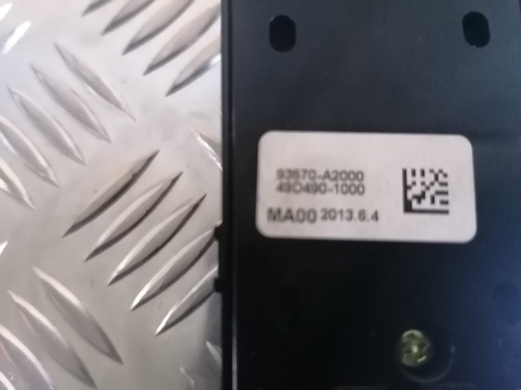 Šofera durvju slēdža pogas priekš KIA CEED 2013 3 Šofera durvju slēdža pogas priekš KIA CEED 2013