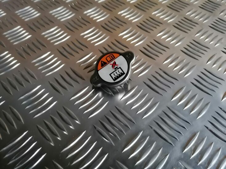Radiatora vāks priekš KIA CEED 2013 1