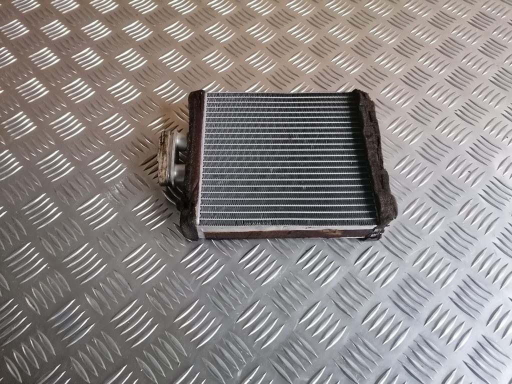 Apsildes sistēmas radiators priekš VW POLO 2008 1 Apsildes sistēmas radiators priekš VW POLO 2008