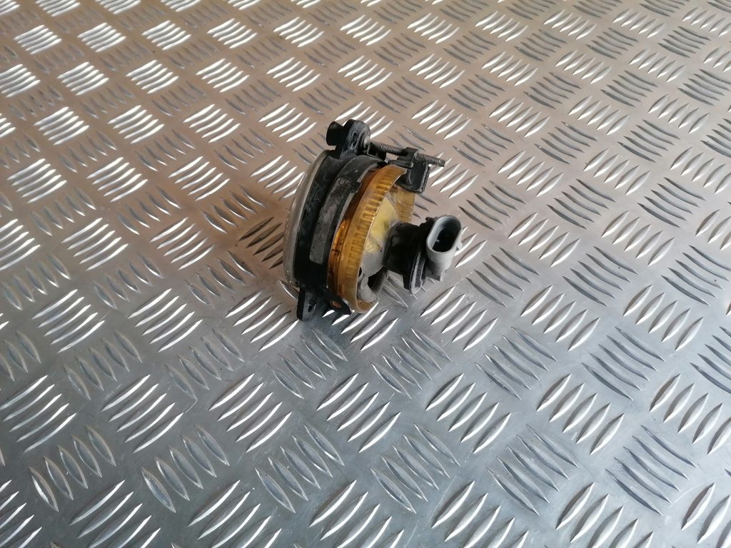 Miglas lukturis priekšā labajā pusē priekš VW POLO 2008 2 Miglas lukturis priekšā labajā pusē priekš VW POLO 2008