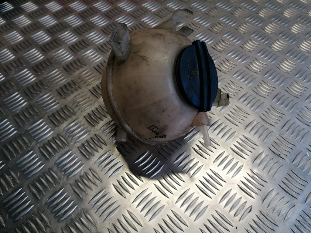 Dzesēšanas šķidruma tvertne priekš VW TOURAN 2005 1 Dzesēšanas šķidruma tvertne priekš VW TOURAN 2005