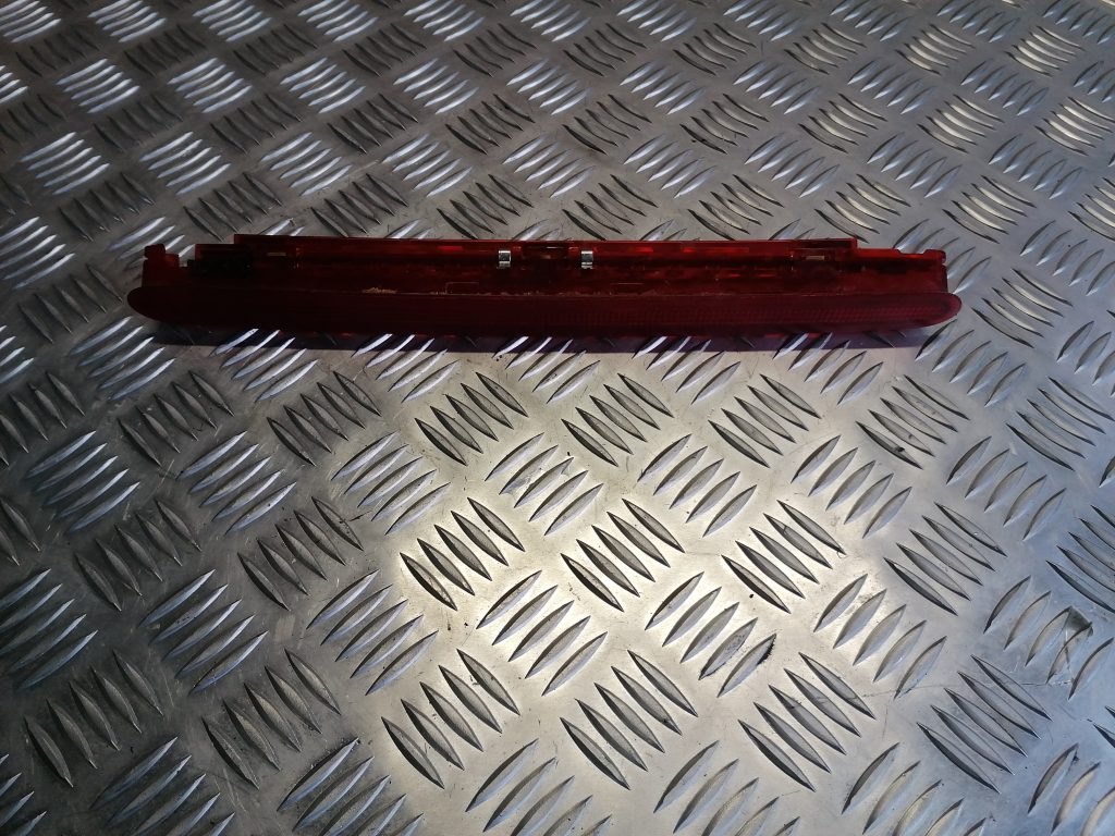 Stop signāls priekš VW TOURAN 2005 1 Stop signāls priekš VW TOURAN 2005