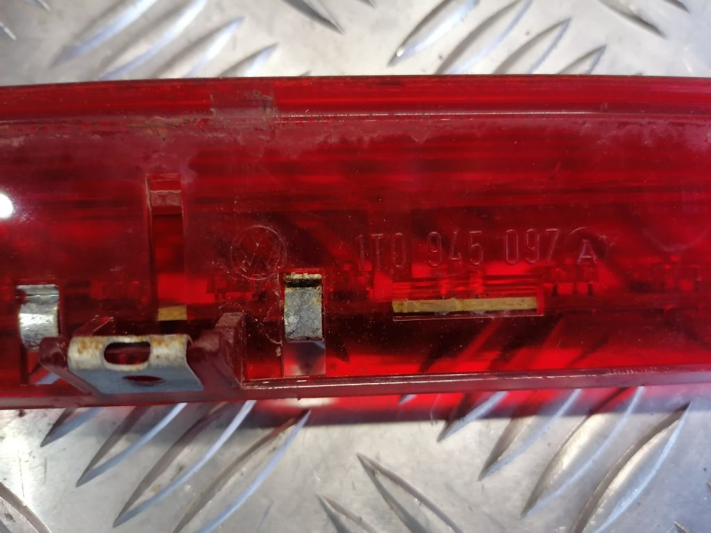 Stop signāls priekš VW TOURAN 2005 2 Stop signāls priekš VW TOURAN 2005