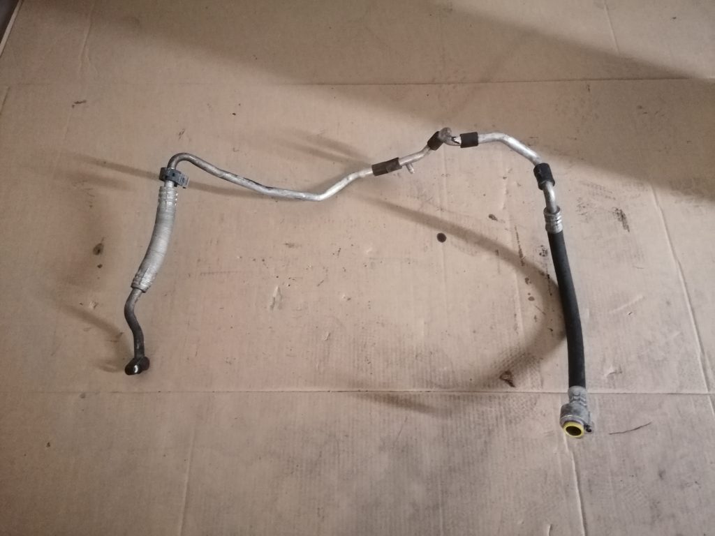 Gaisa kondicioniera galvenā caurule priekš VW TOURAN 2005 1 Gaisa kondicioniera galvenā caurule priekš VW TOURAN 2005