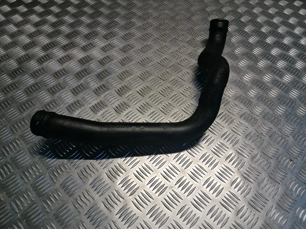 Interkulera caurule priekš VOLVO V70 2007 1 Interkulera caurule priekš VOLVO V70 2007