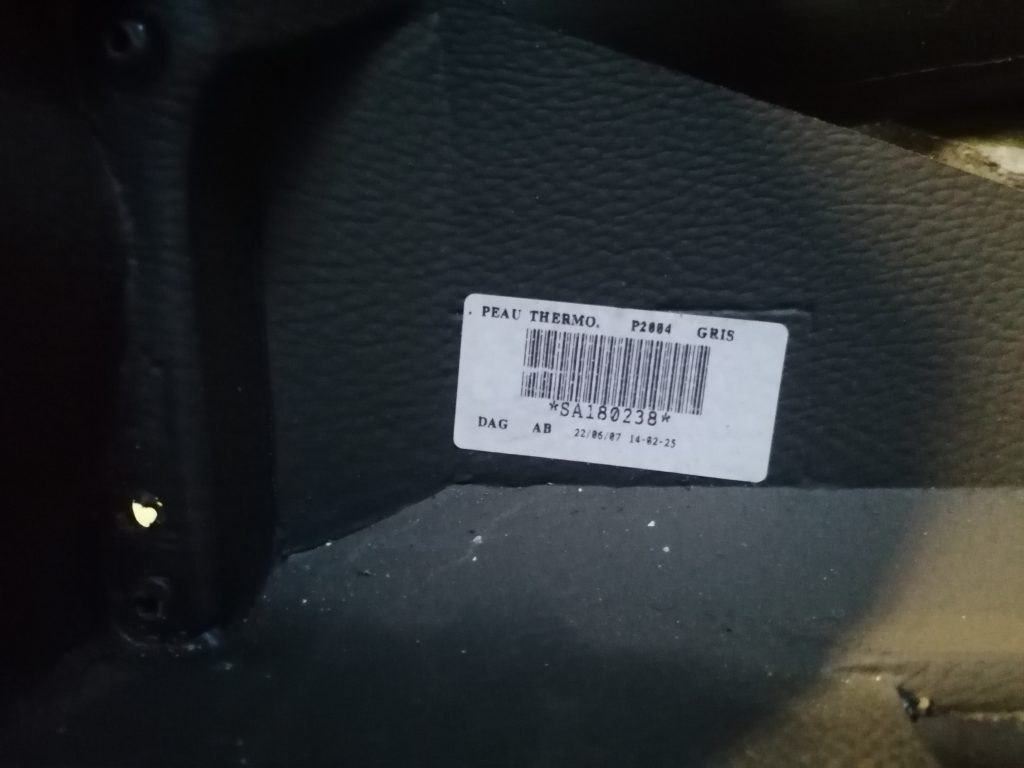 Mērinstrumentu panelis priekš VOLVO V70 2007 5 Mērinstrumentu panelis priekš VOLVO V70 2007