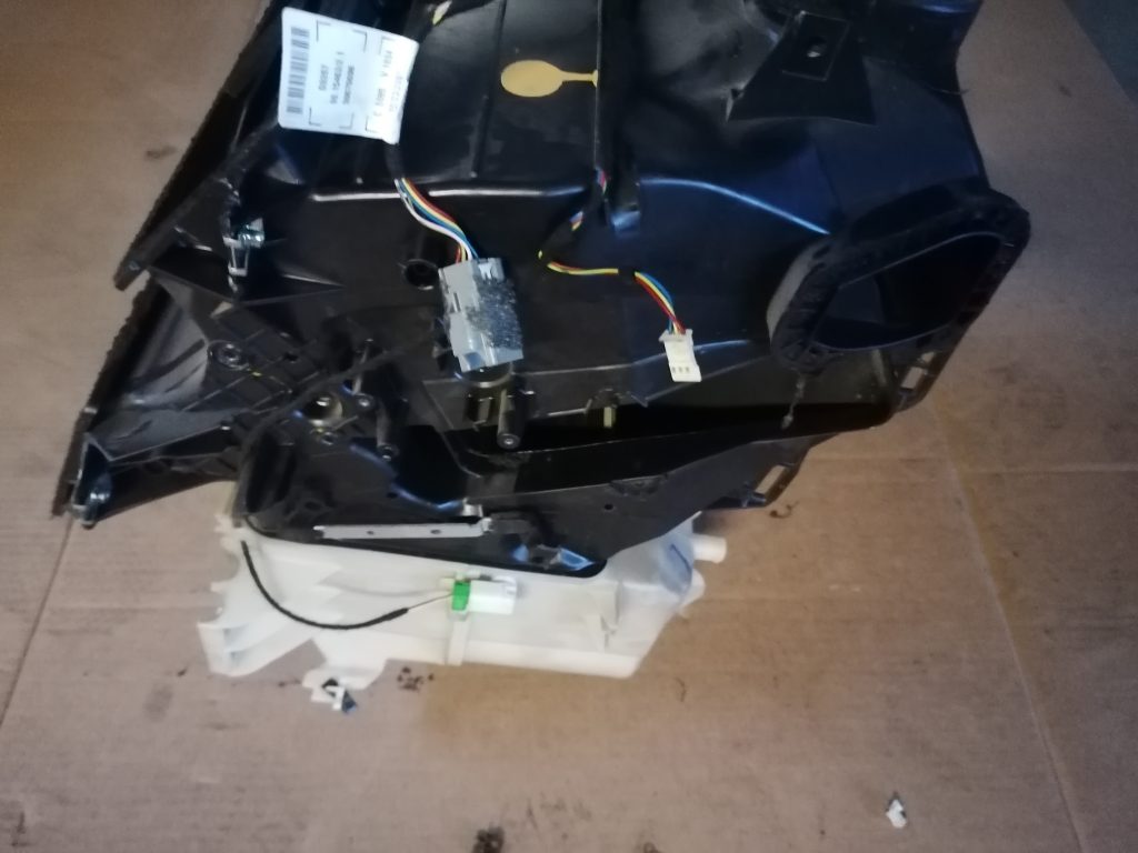 Salona sildītājs priekš VOLVO V70 2007 2 Salona sildītājs priekš VOLVO V70 2007