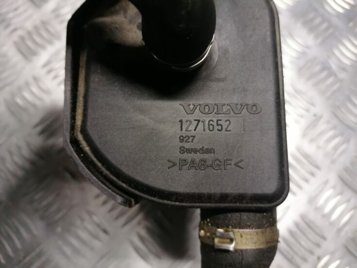 Kartera ventilācijas caurule priekš VOLVO 850 1995 2