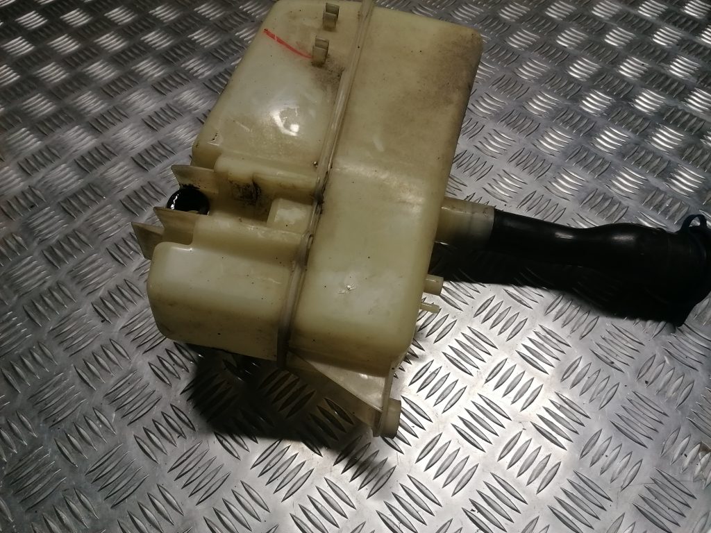 Mazgātāja šķidruma tvertne priekš VOLVO 850 1995 1 Mazgātāja šķidruma tvertne priekš VOLVO 850 1995