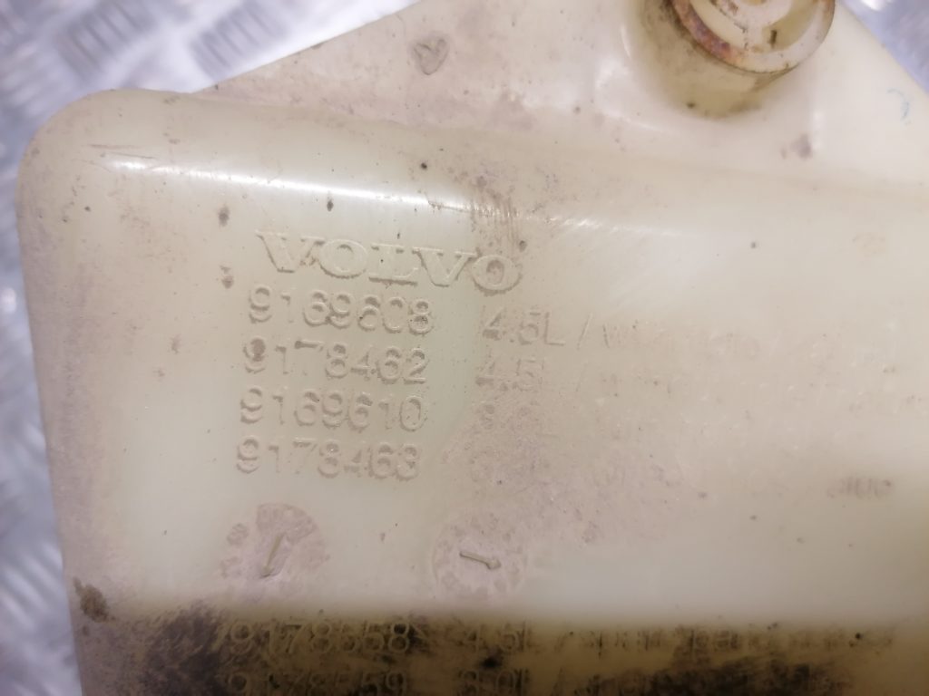 Mazgātāja šķidruma tvertne priekš VOLVO 850 1995 2 Mazgātāja šķidruma tvertne priekš VOLVO 850 1995