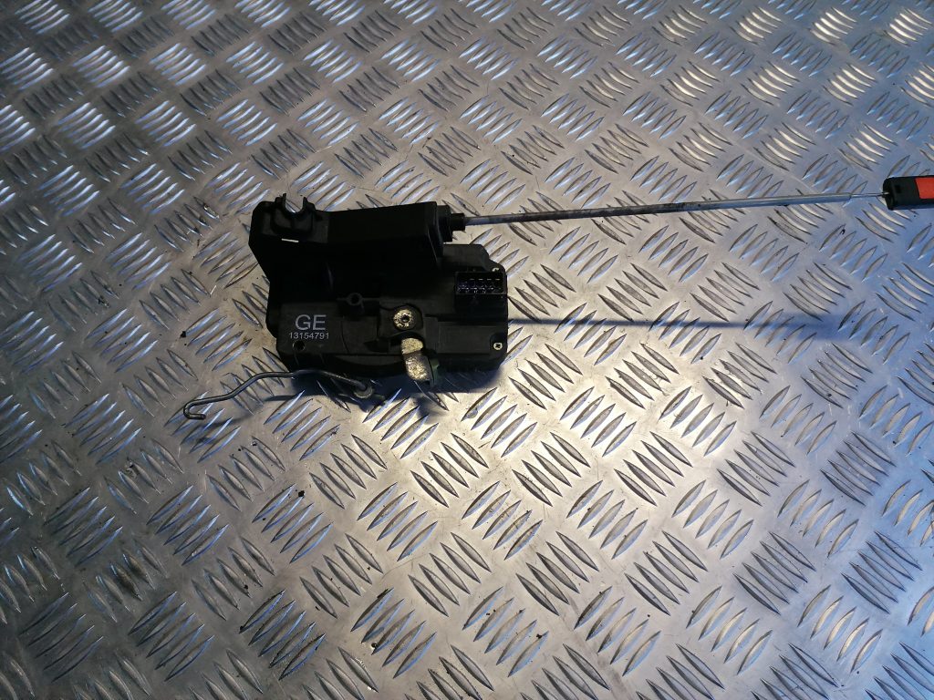 Priekšējo kreiso durvju slēdzene priekš OPEL MERIVA 2005 1 Priekšējo kreiso durvju slēdzene priekš OPEL MERIVA 2005