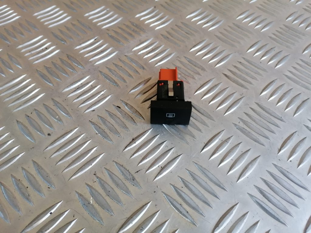 Aizmugurējā stikla apsildes ieslēgšanas poga priekš VW POLO 2011 1 Aizmugurējā stikla apsildes ieslēgšanas poga priekš VW POLO 2011