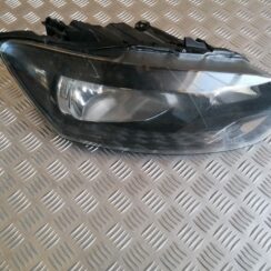 Priekšējais labais lukturis priekš VW POLO 2011