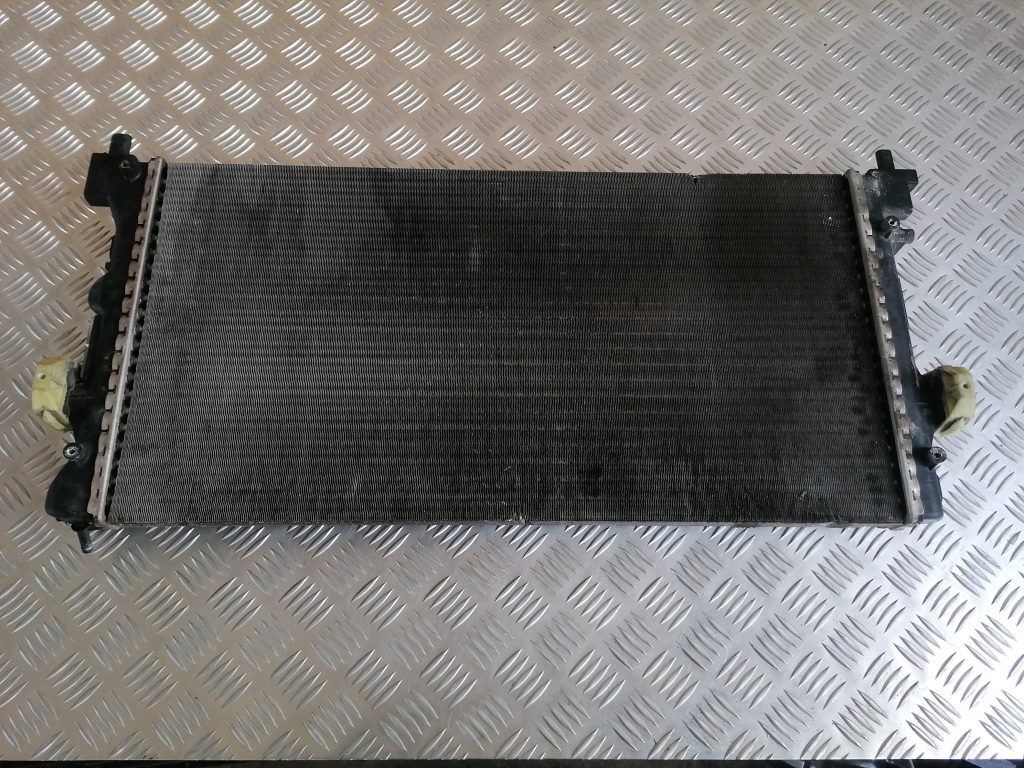 Dzesēšanas radiators priekš VW POLO 2011 1 Dzesēšanas radiators priekš VW POLO 2011