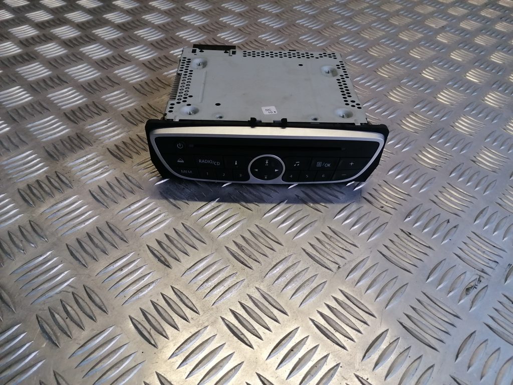 CD/DVD/Navigācijas bloks priekš RENAULT MEGANE 2011 1 CD/DVD/Navigācijas bloks priekš RENAULT MEGANE 2011