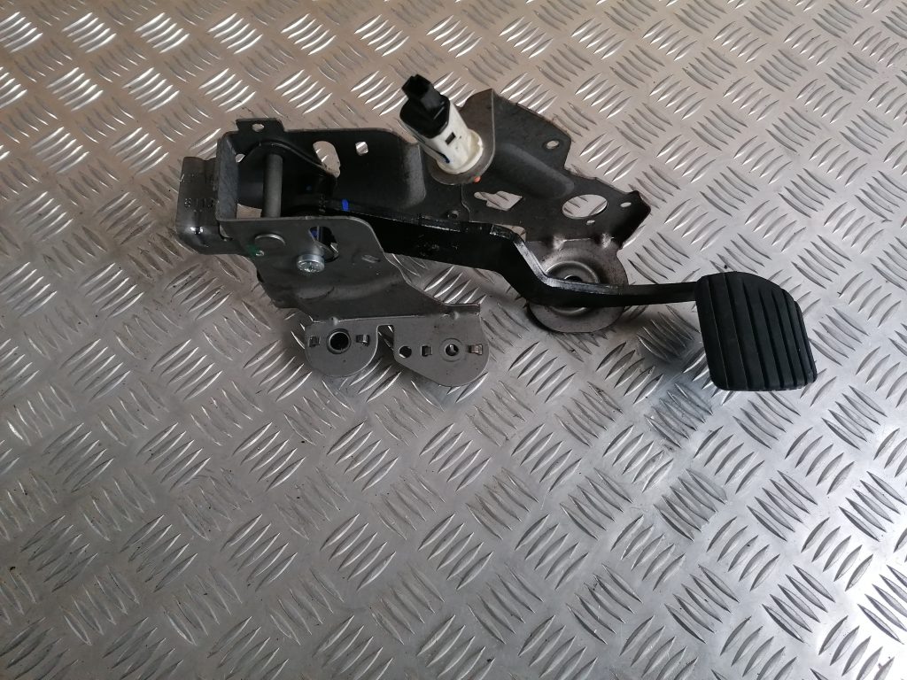 Bremžu pedālis priekš RENAULT MEGANE 2011 1 Bremžu pedālis priekš RENAULT MEGANE 2011