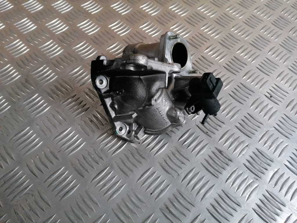 EGR vārsts priekš RENAULT MEGANE 2011 1 EGR vārsts priekš RENAULT MEGANE 2011