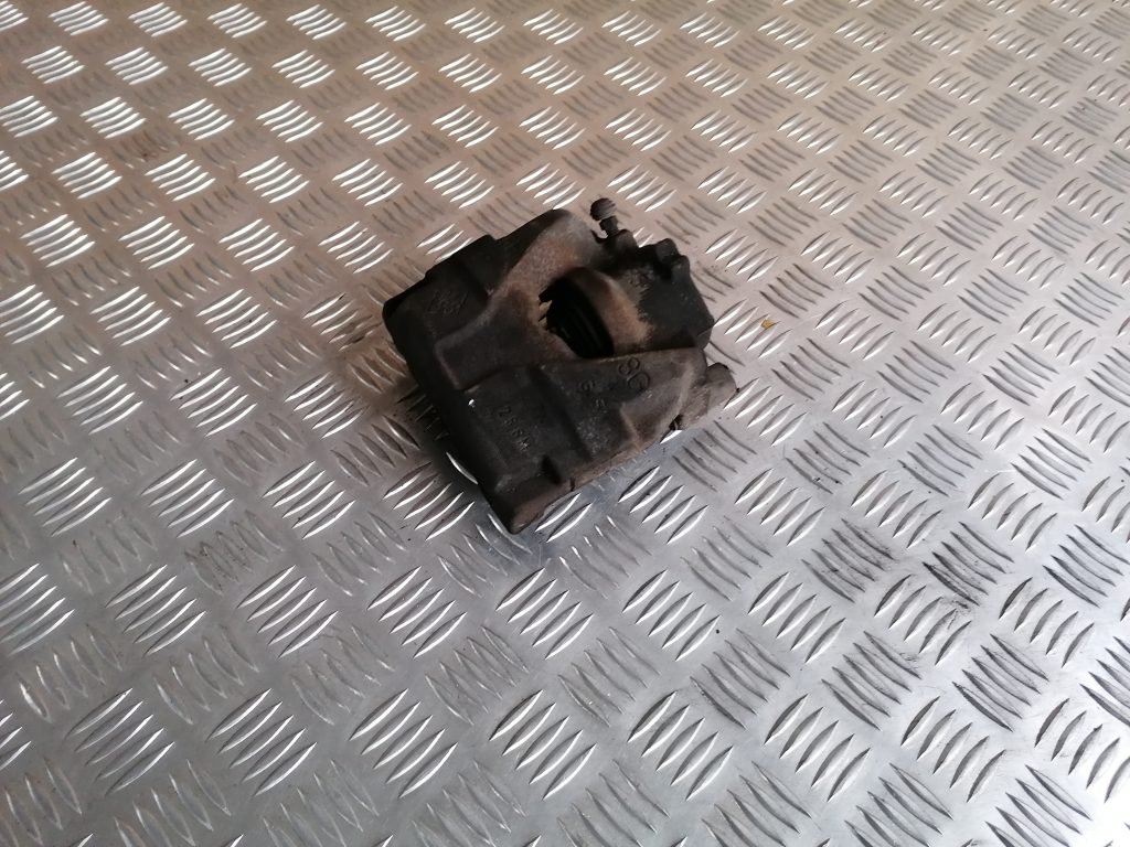 Priekšējais labais suports priekš RENAULT MEGANE 2011 1 Priekšējais labais suports priekš RENAULT MEGANE 2011