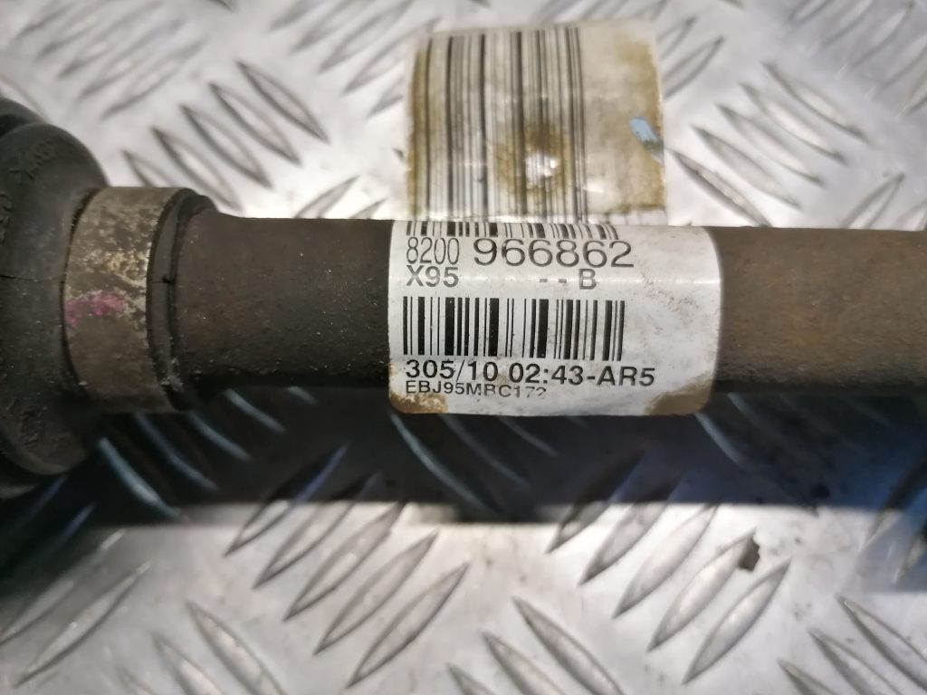 Pusass priekšējā kreisā priekš RENAULT MEGANE 2011 2 Pusass priekšējā kreisā priekš RENAULT MEGANE 2011