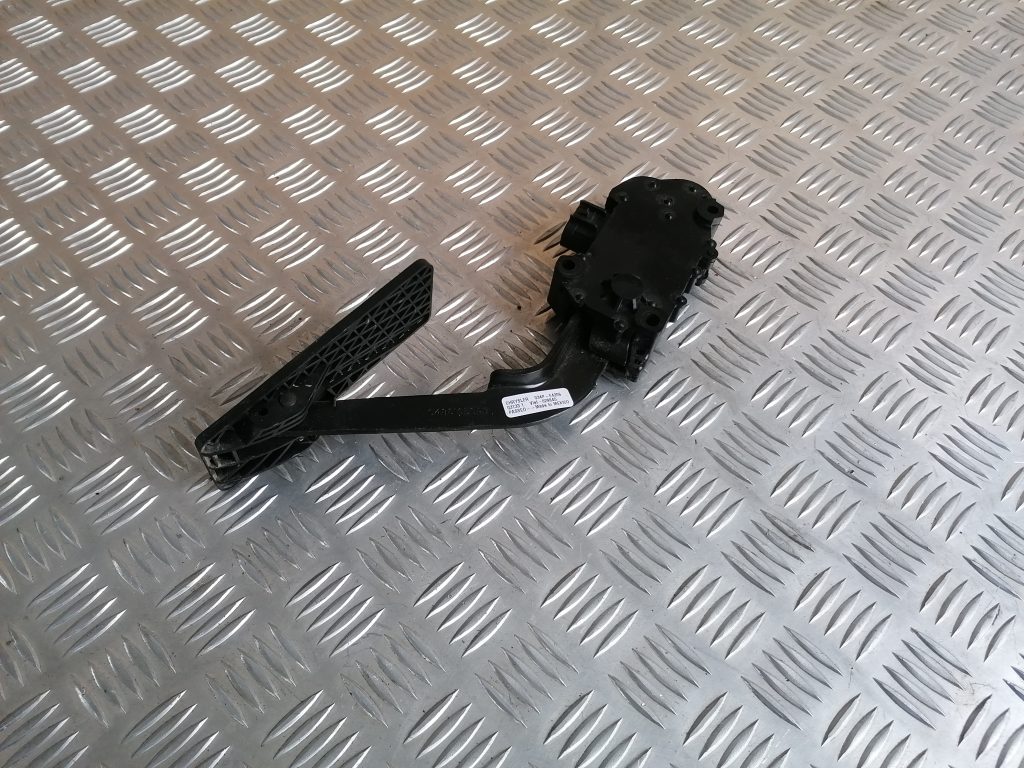 Gāzes pedālis priekš CHRYSLER GRAND VOYAGER 2004 1 Gāzes pedālis priekš CHRYSLER GRAND VOYAGER 2004