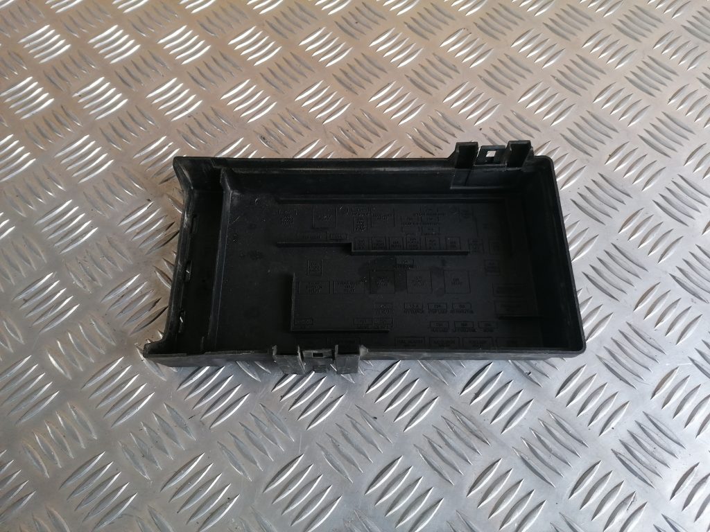 Salona plastmasa priekš CHRYSLER GRAND VOYAGER 2004 2 Salona plastmasa priekš CHRYSLER GRAND VOYAGER 2004