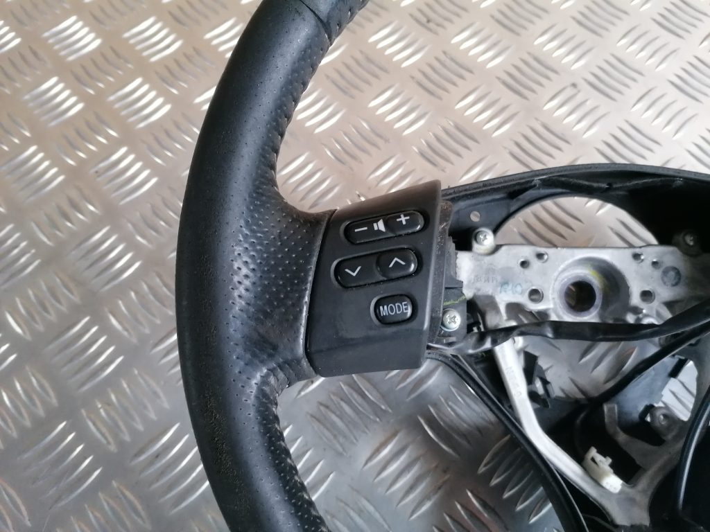 Stūre priekš TOYOTA COROLLA VERSO 2005 5 Stūre priekš TOYOTA COROLLA VERSO 2005