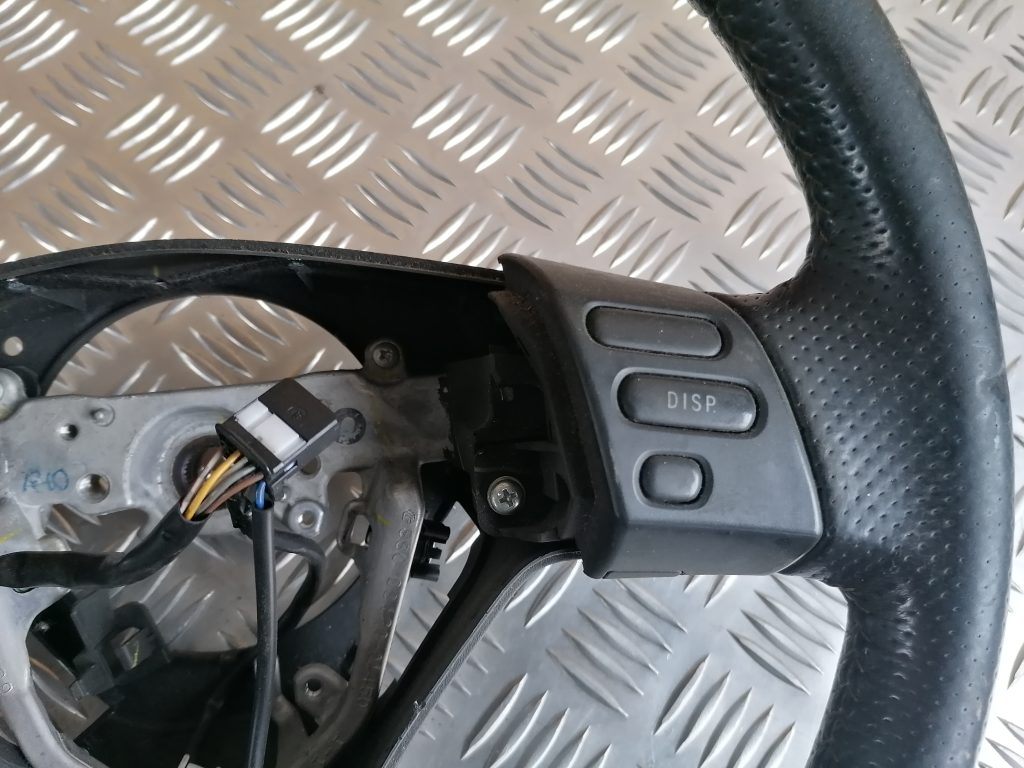 Stūre priekš TOYOTA COROLLA VERSO 2005 4 Stūre priekš TOYOTA COROLLA VERSO 2005