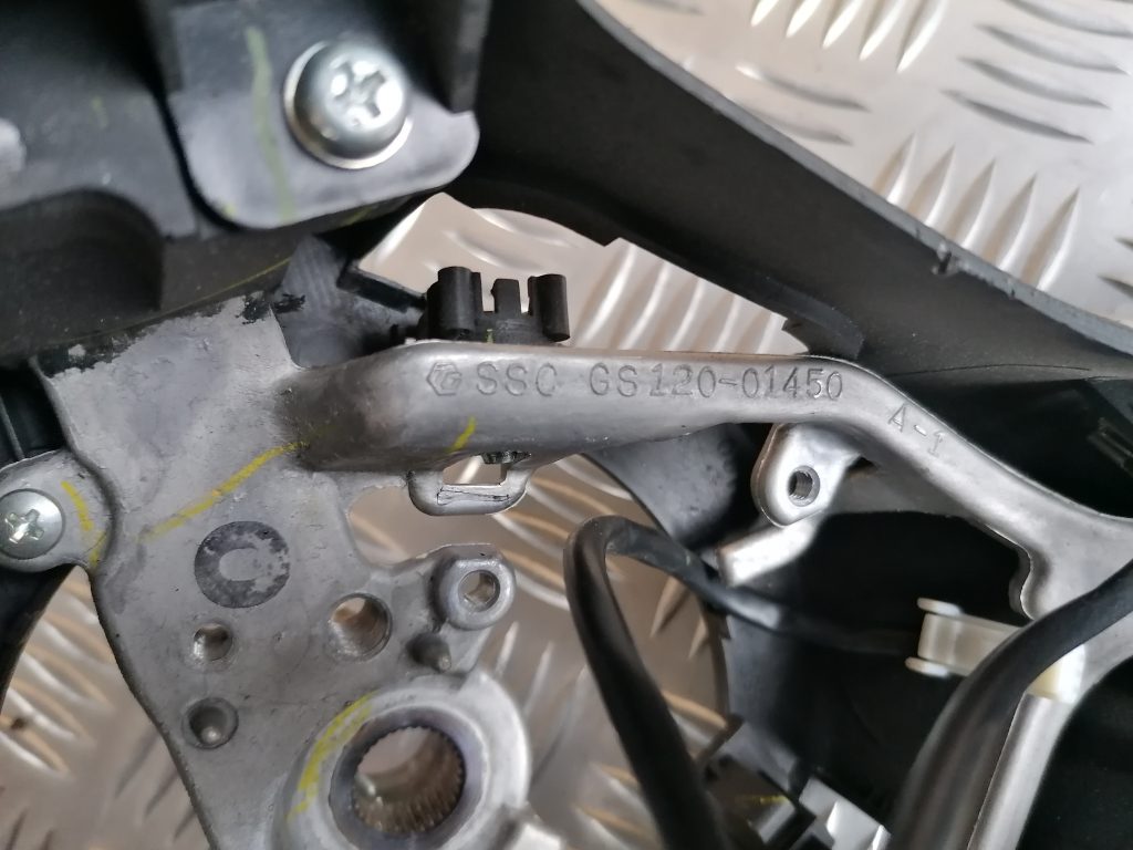 Stūre priekš TOYOTA COROLLA VERSO 2005 2 Stūre priekš TOYOTA COROLLA VERSO 2005