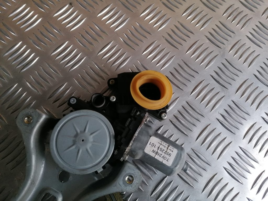 Stikla pacelšanas mehānisms priekšējais labais priekš TOYOTA COROLLA VERSO 2005 4 Stikla pacelšanas mehānisms priekšējais labais priekš TOYOTA COROLLA VERSO 2005