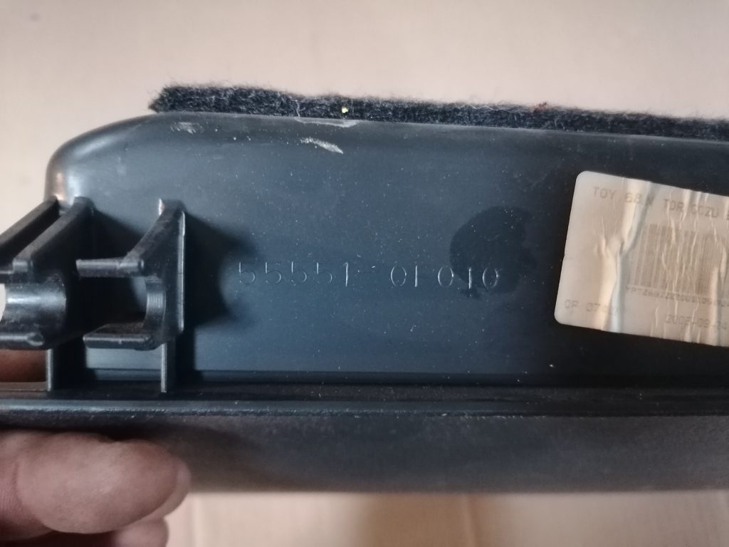 Mantu glabāšanas nodalījums pasažiera pusē priekš TOYOTA COROLLA VERSO 2005 3 Mantu glabāšanas nodalījums pasažiera pusē priekš TOYOTA COROLLA VERSO 2005